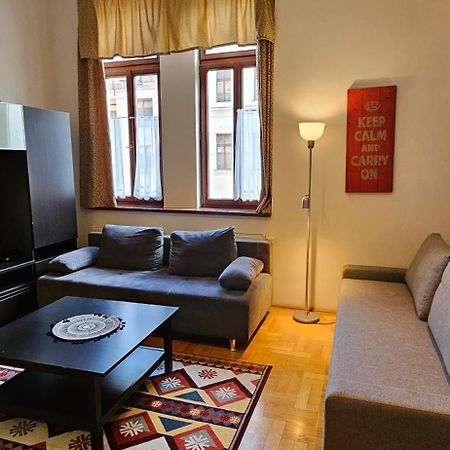 Cozy Central Apt With Garage At Gozsdu Passage Budapest Exterior photo