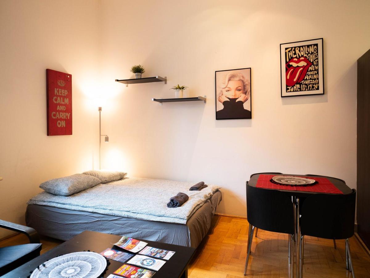 Cozy Central Apt With Garage At Gozsdu Passage Budapest Exterior photo