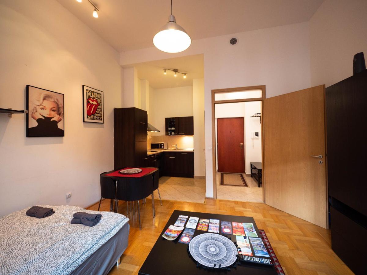 Cozy Central Apt With Garage At Gozsdu Passage Budapest Exterior photo