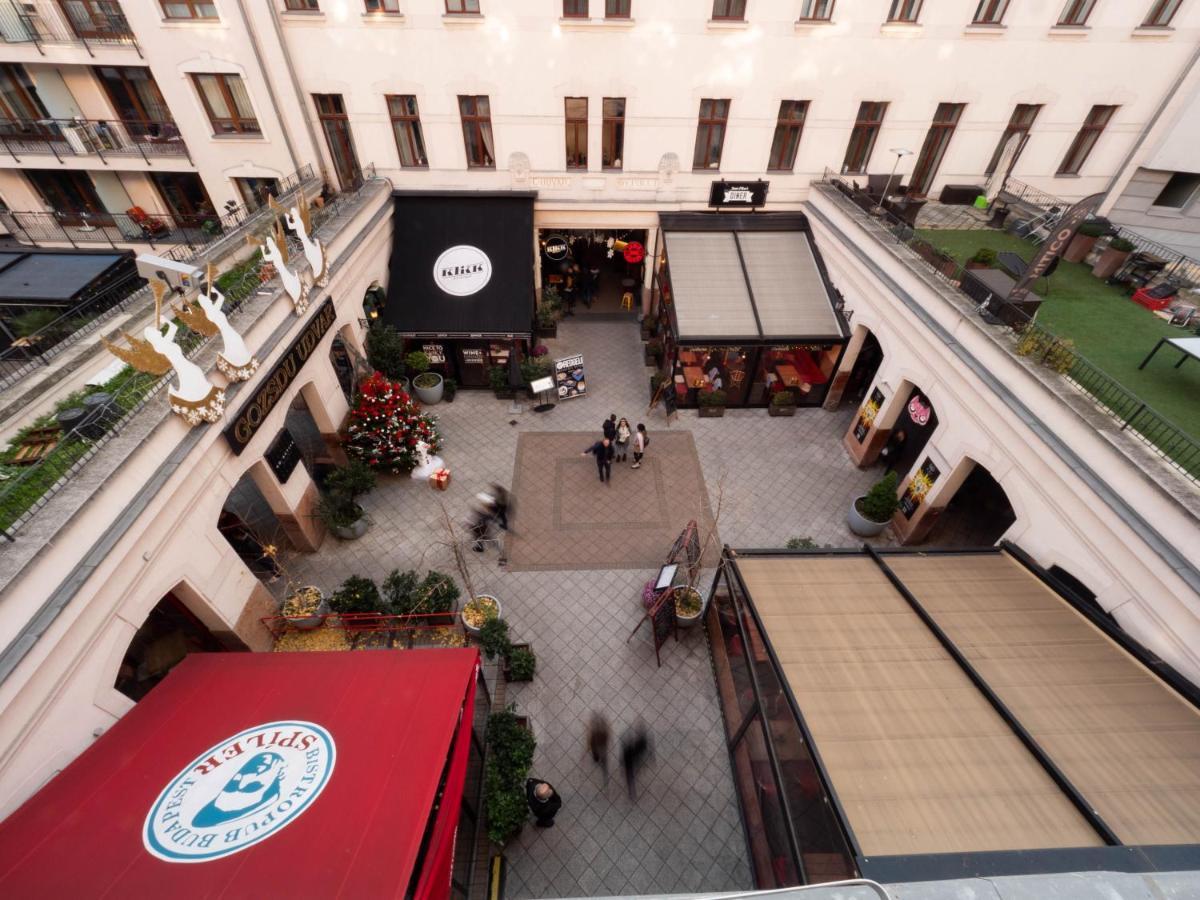 Cozy Central Apt With Garage At Gozsdu Passage Budapest Exterior photo