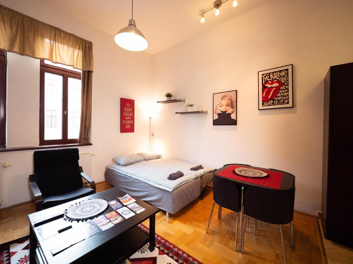 Cozy Central Apt With Garage At Gozsdu Passage Budapest Exterior photo